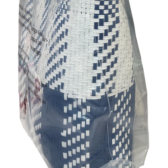 Lilly Pulitzer NWT Flanning Tote - Picture 10 of 11